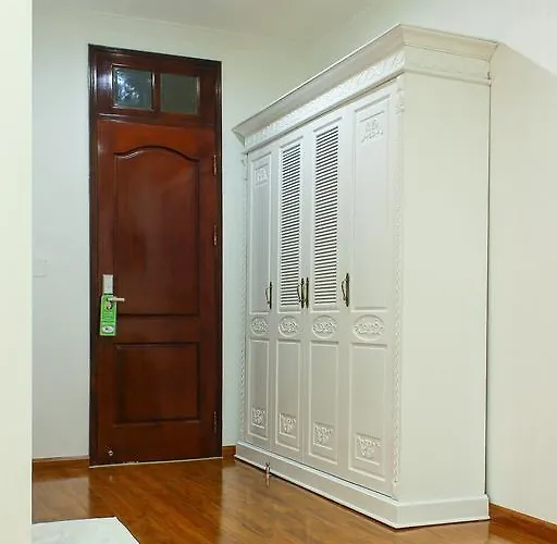Royal Khách sạn 2*