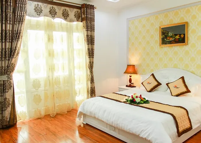 Royal Khách sạn