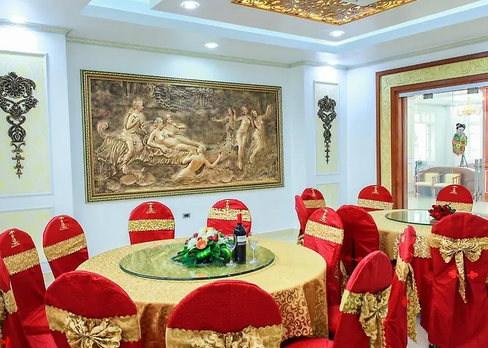 Khách sạn Royal